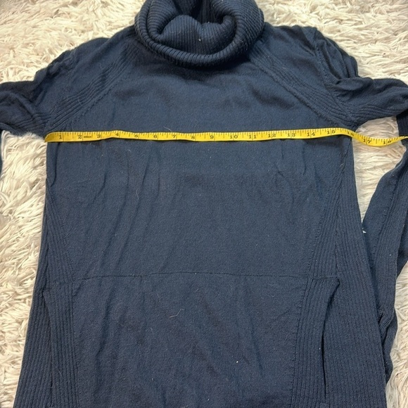 Lululemon Sweater Turtle Neck - Picture 2 of 4